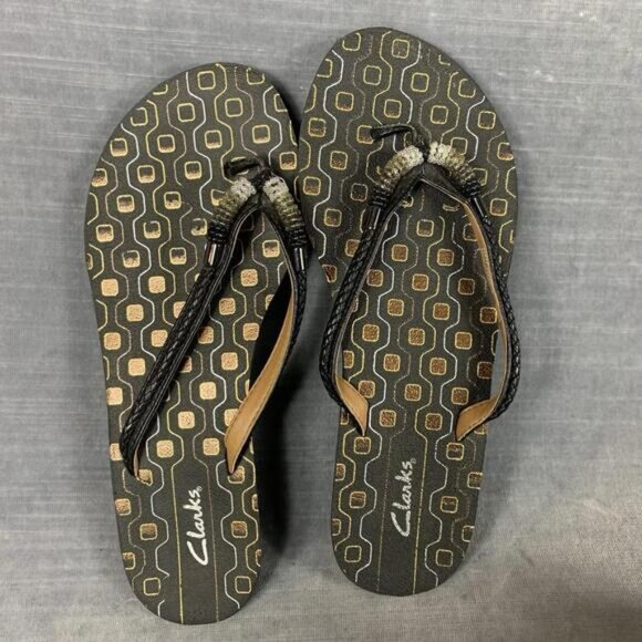 Clarks Womens Size 6 M Flip Flop Flat Thong Brown Sandals Beaded Decor - Picture 1 of 5